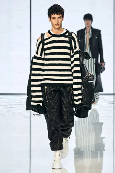 Look 12